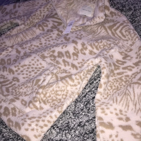 America eagle fluffy zip in jacket (very cozy) - Picture 4 of 4